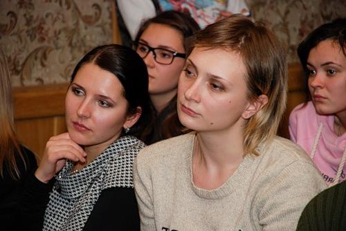 Творческая встреча с румынским режиссером Богданом Георг Апетри и программным директором фестиваля «2-в-1» Алексеем Медведевым Творческая встреча с румынским режиссером Богданом Георг Апетри и программным директором фестиваля «2-в-1» Алексеем Медведевым